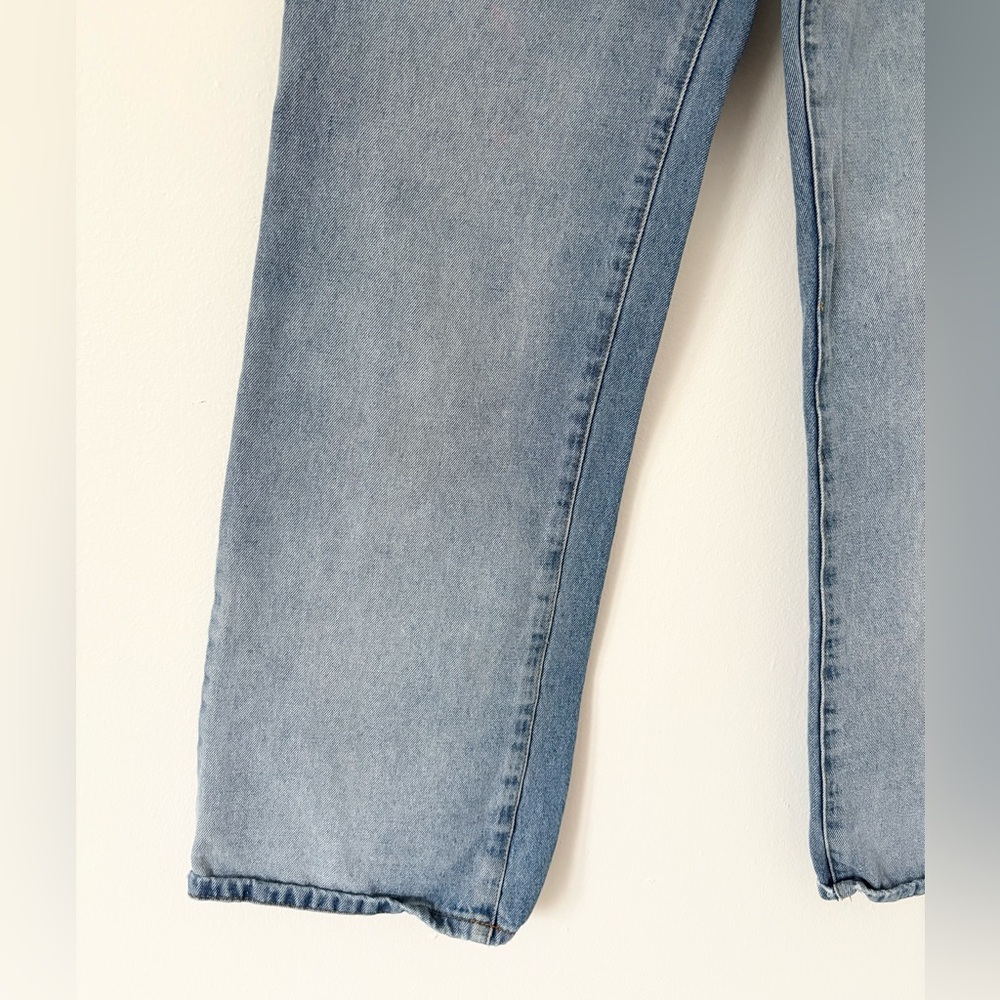 High-Rise Straight Jeans in Light Blue - Picture 2 of 6